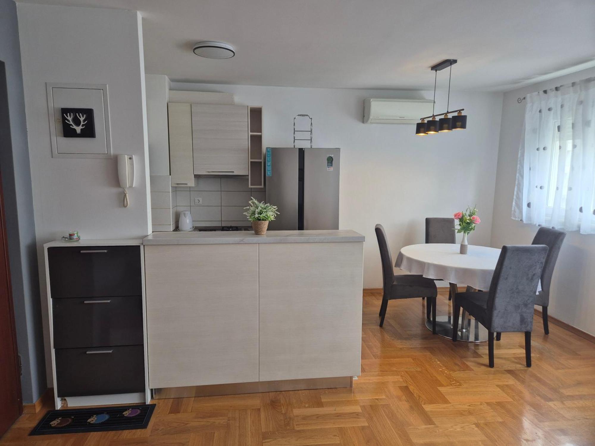 Apartment Znjan Split